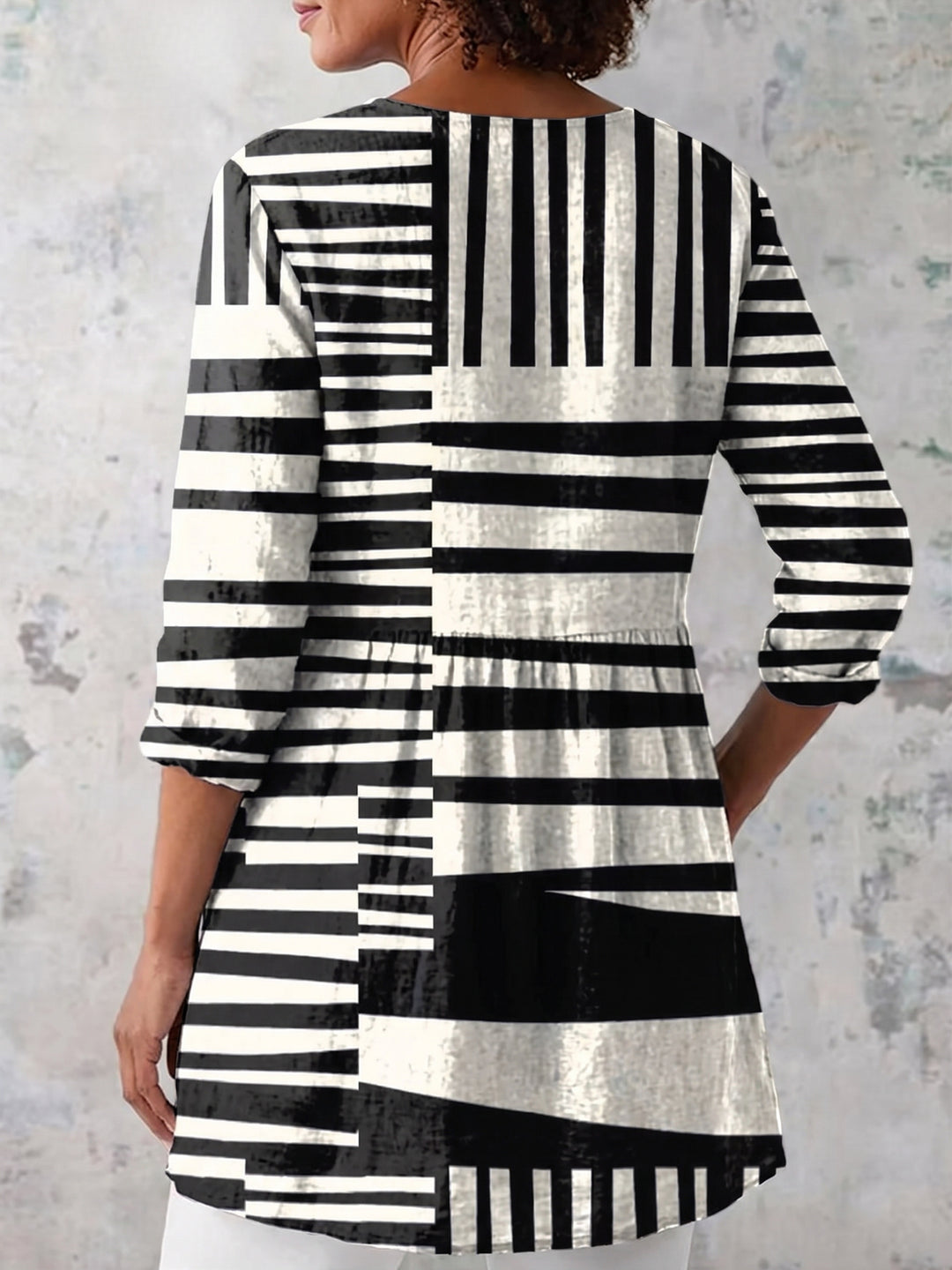 Georgina | Long Blouse with V-Neck