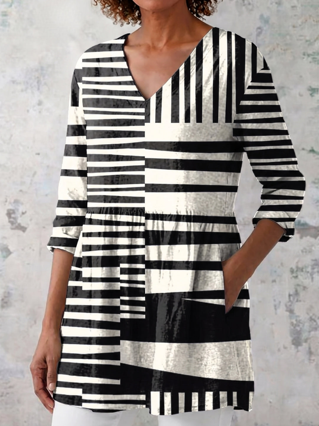 Georgina | Long Blouse with V-Neck
